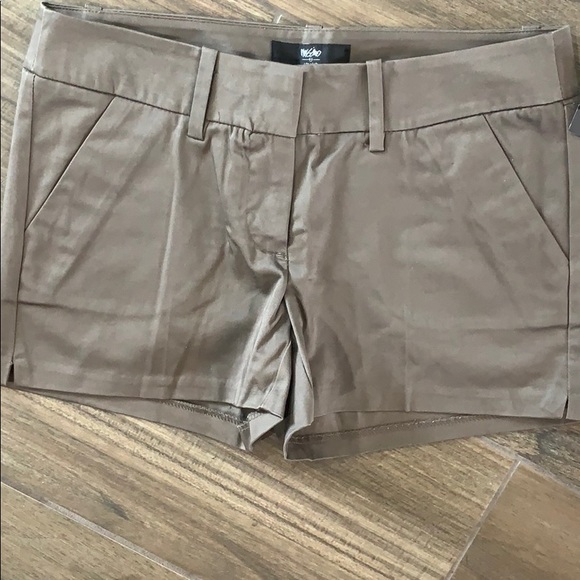 Shorts - Picture 4 of 4